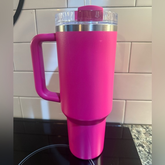 Stanley Fuchsia Tumbler with Handle 40 oz - Picture 4 of 4
